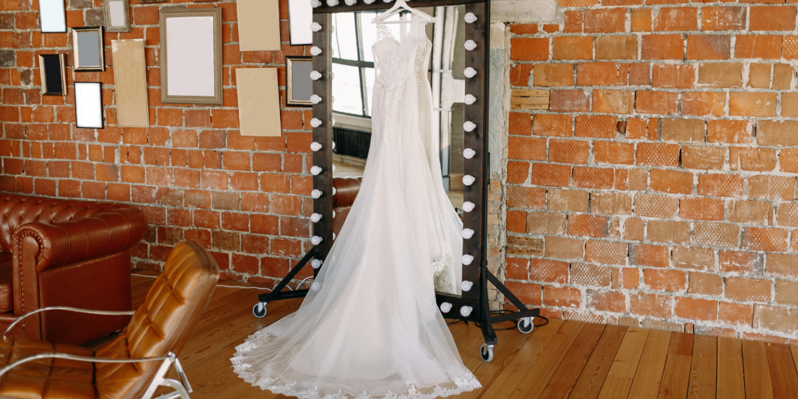 Az Első Esküvői Ruhapróba: Útmutató a Tökéletes Ruha Kiválasztásához Az Első Esküvői Ruhapróba: Útmutató a Tökéletes Ruha Kiválasztásához