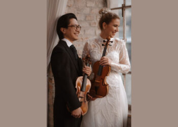 RealWedding – Tomo és Bogi Mesés Esküvője: Zenével és Színekkel Teli Álomnap