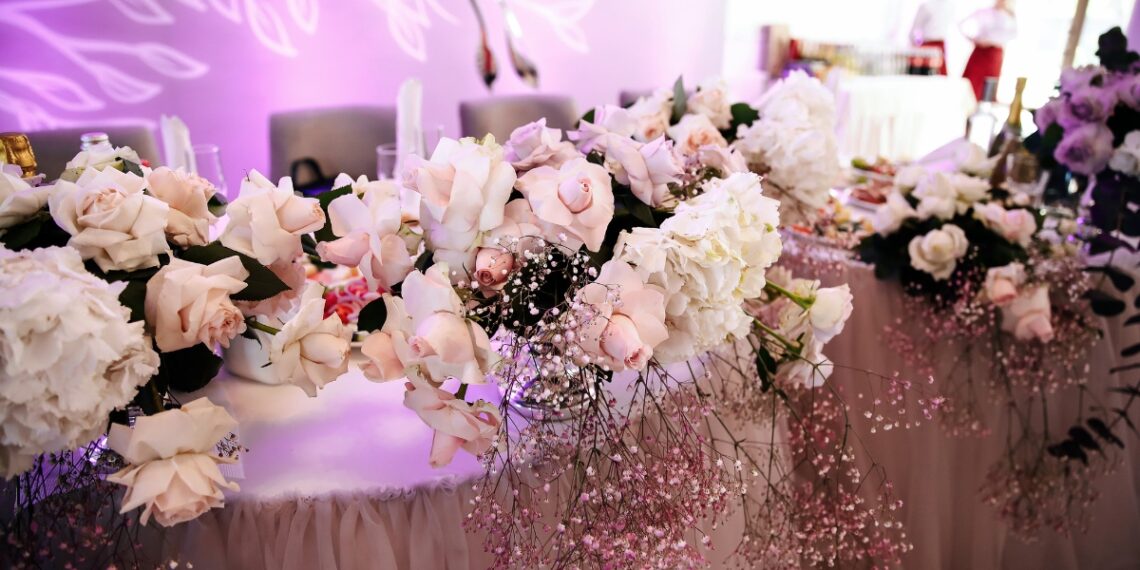 Az Esküvői Színvilágok Új Hulláma: 2024 Legtrendibb Palettái Az Esküvői Színvilágok Új Hulláma: 2024 Legtrendibb Palettái