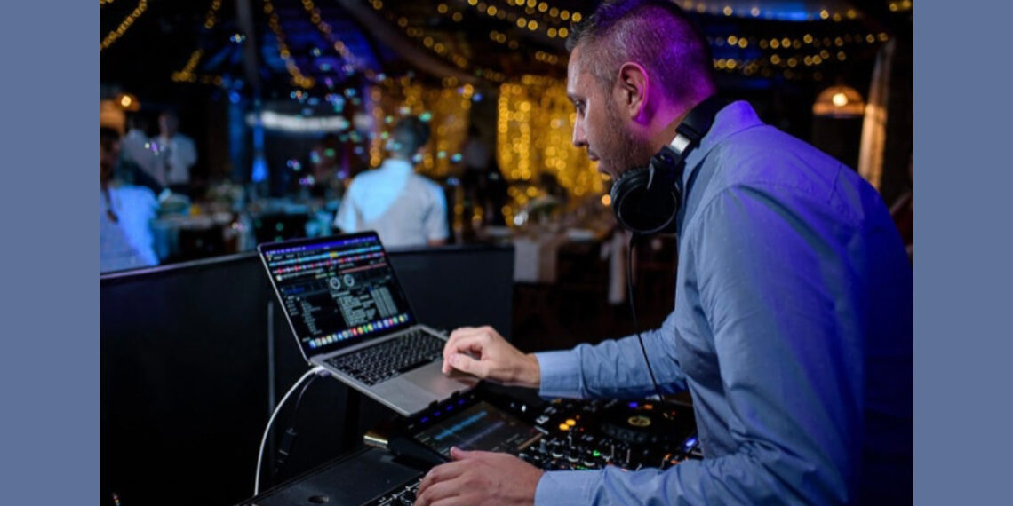 WeddingInterviews – Fodor Ádám: Az Esküvői DJ-élet kulisszatitkai WeddingInterviews – Fodor Ádám: Az Esküvői DJ-élet kulisszatitkai