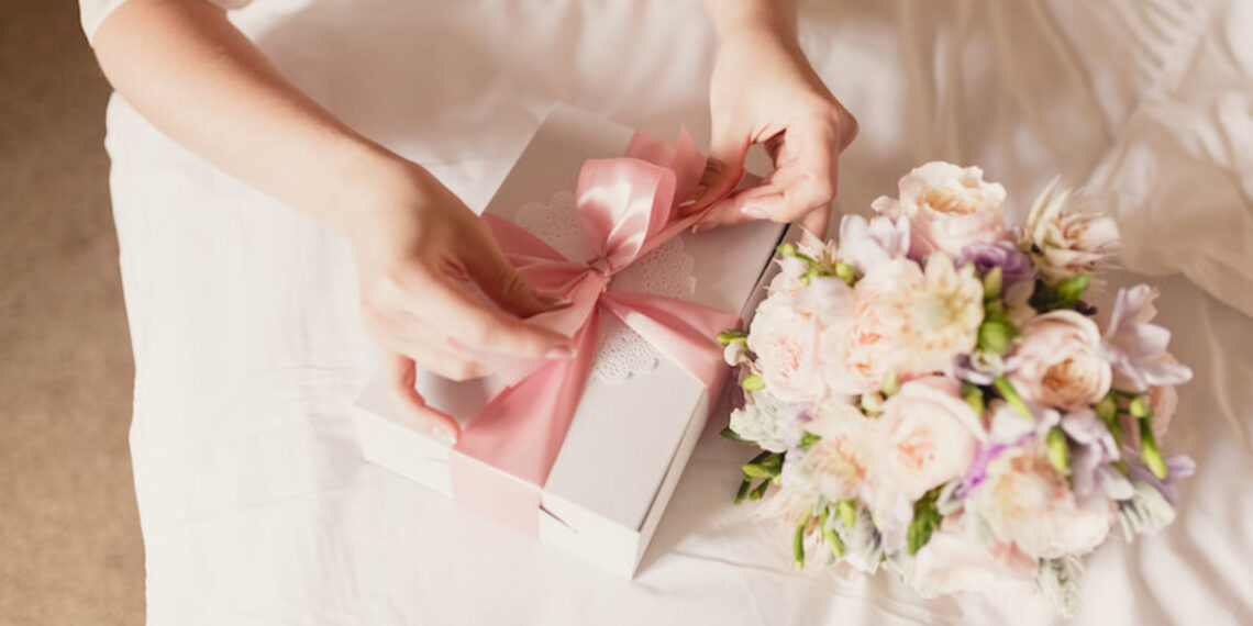 Esküvői Ajándékozási Etikett és Szokások: Minden, Amit Tudni Kell