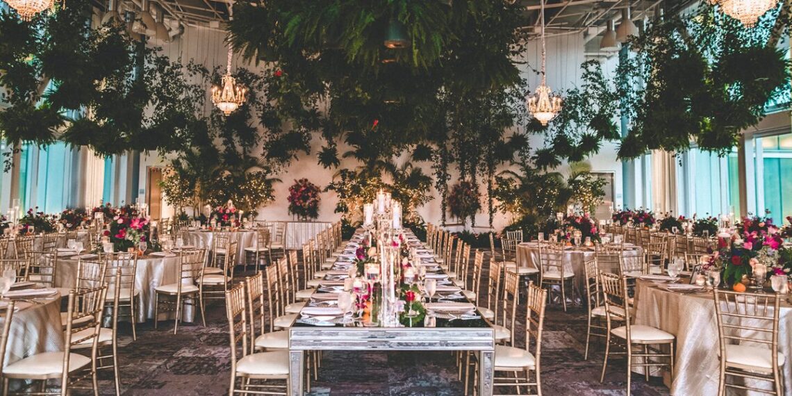 2024 Esküvői Divattrendek: Új Korszak az Öltözékekben