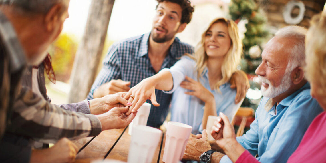 Így szervezz meglepetés eljegyzési bulit: Tippek és ötletek