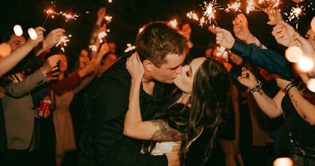 „Selfiebox: Az esküvőd szórakoztató és interaktív új kedvence!”