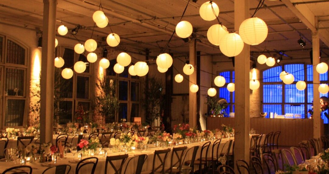 „Esküvő a Szabadtéren: Íme, Hogyan Készülj Fel a Legrosszabbra!” „Esküvő a Szabadtéren: Íme, Hogyan Készülj Fel a Legrosszabbra!”