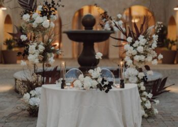 „Az Esküvői Dekoráció Mesterműve: Kevesebb Néha Több!”