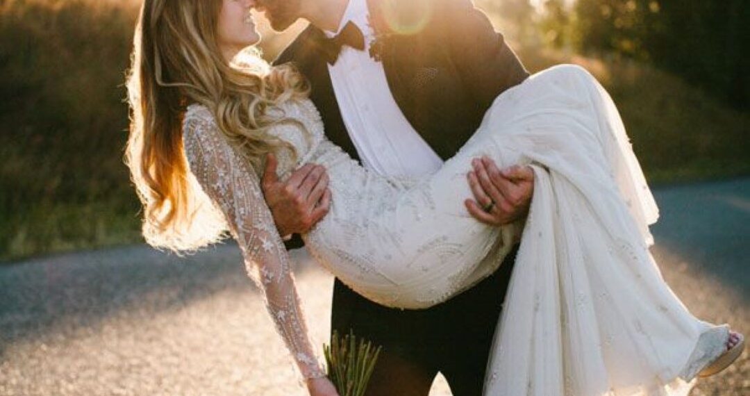 Hogyan találj egyensúlyt az emlékezetes pillanatok megörökítése és a vendégek élményei között az esküvőn? Hogyan találj egyensúlyt az emlékezetes pillanatok megörökítése és a vendégek élményei között az esküvőn?