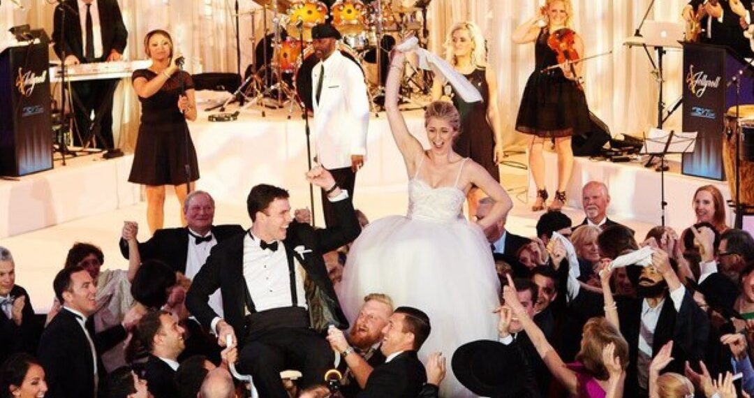 Bízd a Hangulatot a Profi DJ-re: Hogyan Tegyük Emlékezetessé az Esküvőt? Bízd a Hangulatot a Profi DJ-re: Hogyan Tegyük Emlékezetessé az Esküvőt?