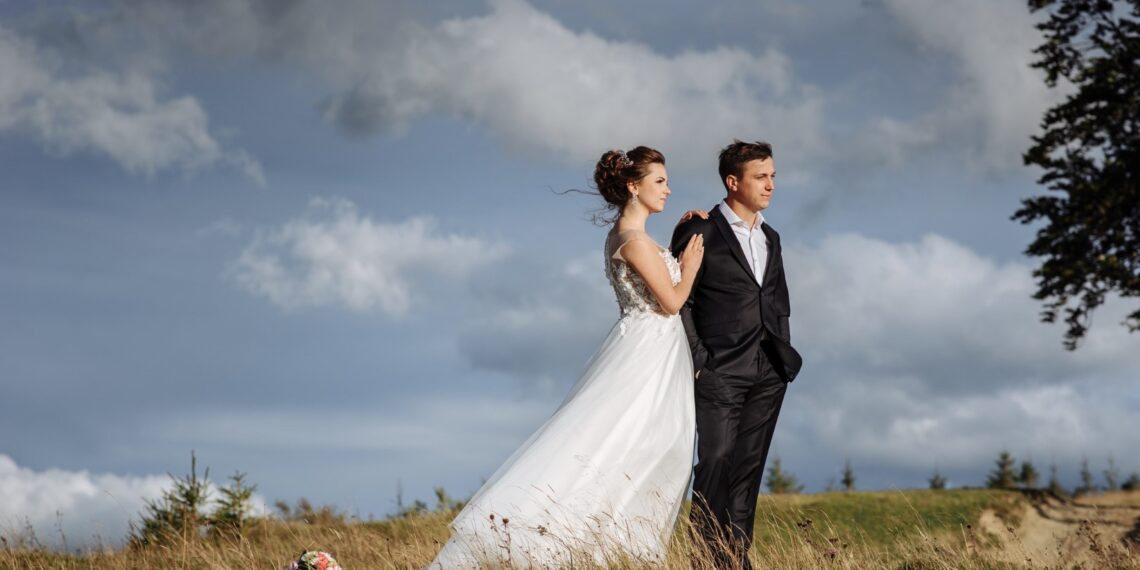 Intim vagy nagy létszámú esküvő? A helyszín szerepe a döntésben