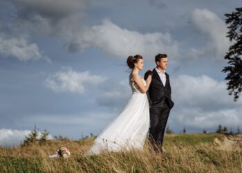 Intim vagy nagy létszámú esküvő? A helyszín szerepe a döntésben