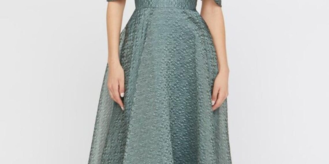 22 Anyai Esküvői Ruha, Ami Minden Helyszínre Tökéletes 2026-ban