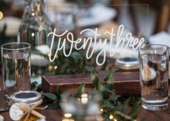 21 Kreatív Esküvői Asztalszám Idéa, Amivel Kirobbanóvá Teheted a Dekorációt 21 Kreatív Esküvői Asztalszám Idéa, Amivel Kirobbanóvá Teheted a Dekorációt