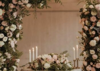 Költséghatékony virágdekorációk a tökéletes esküvőért