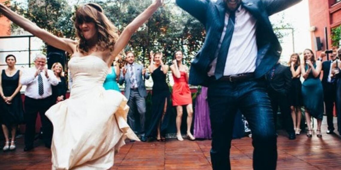 A Régi Esküvői Hagyományok Kiveszőfélben: Mit Érdemes Megtartani?