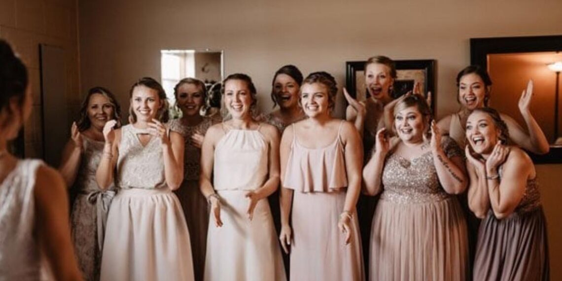 21 Kérdés, Amit Minden Menyasszonynak Fel Kell Tennie a Koszorúslányainak Előtt 21 Kérdés, Amit Minden Menyasszonynak Fel Kell Tennie a Koszorúslányainak Előtt